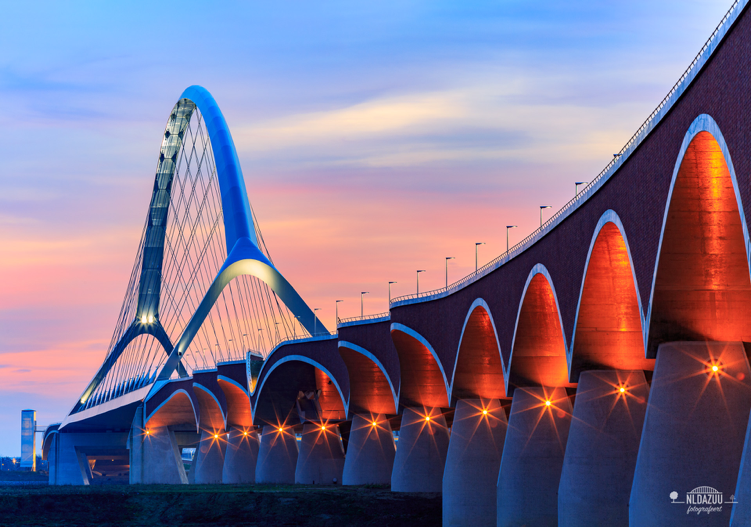 De Oversteek, een brug met een verleden